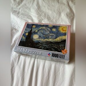 Band New Mini Starry Night 1000 Piece Puzzle Van Gogh